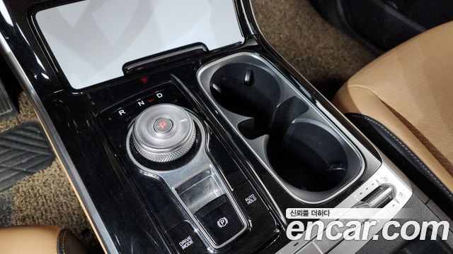 Kia Canival 2021 — photo 9