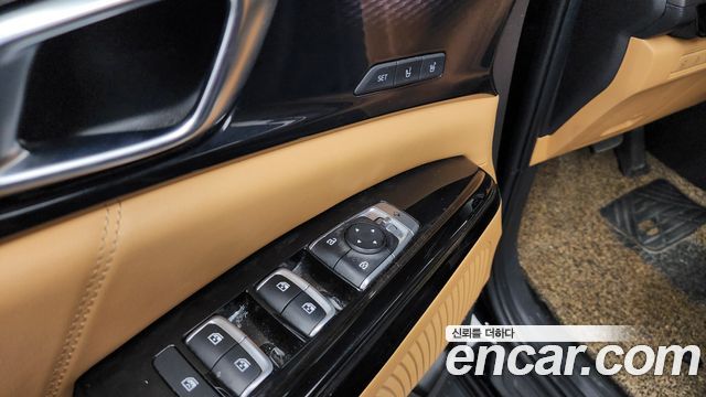 Kia Canival 2021 — photo 18