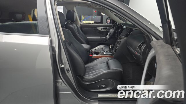 Infiniti FX 2010 — photo 16