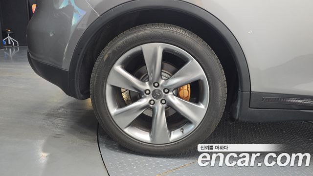 Infiniti FX 2010 — photo 35