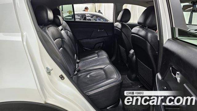 Kia Sportage 2011 — photo 12