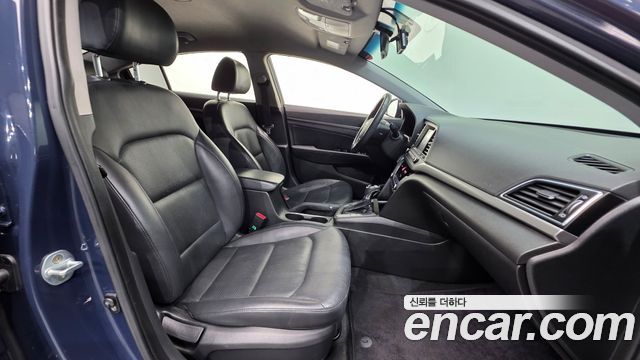 Hyundai AVANTE 2016 — photo 10