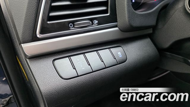 Hyundai AVANTE 2016 — photo 13