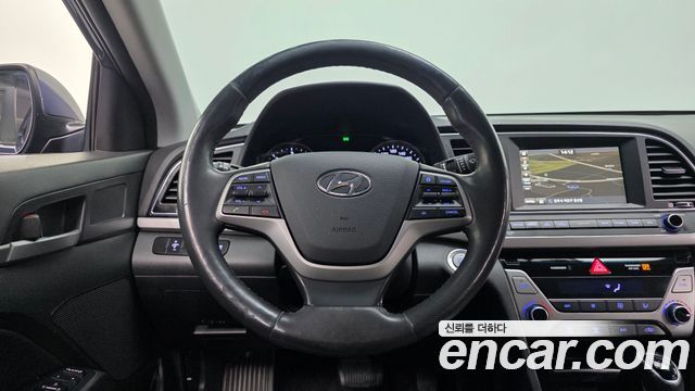 Hyundai AVANTE 2016 — photo 14