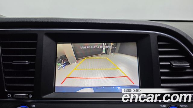 Hyundai AVANTE 2016 — photo 17