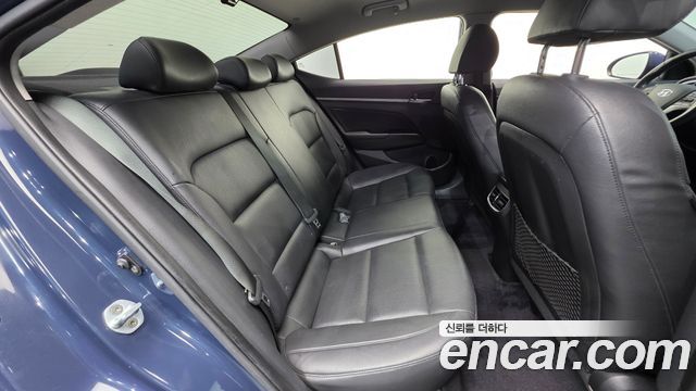 Hyundai AVANTE 2016 — photo 20