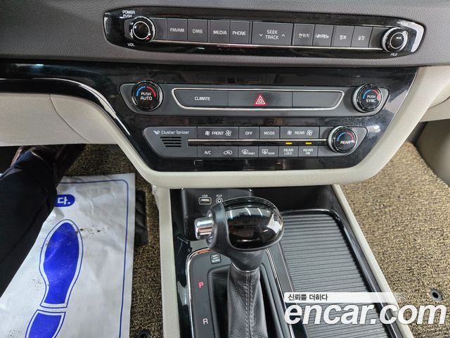 Kia Canival 2016 — photo 9