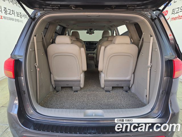 Kia Canival 2016 — photo 10