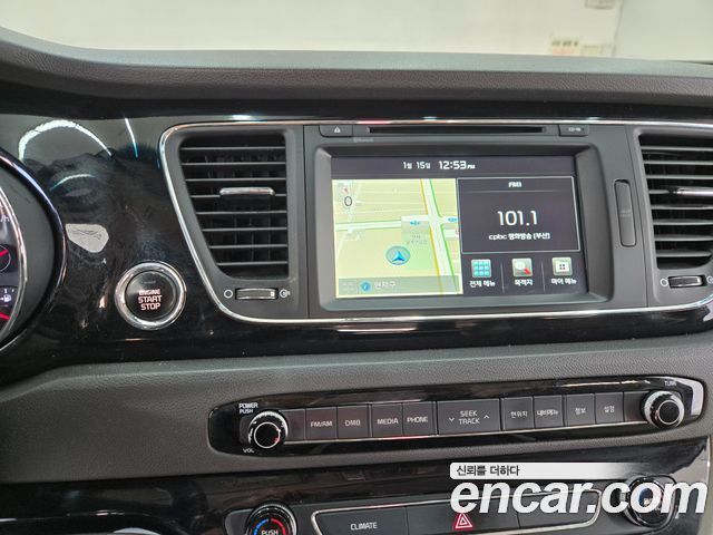 Kia Canival 2016 — photo 12