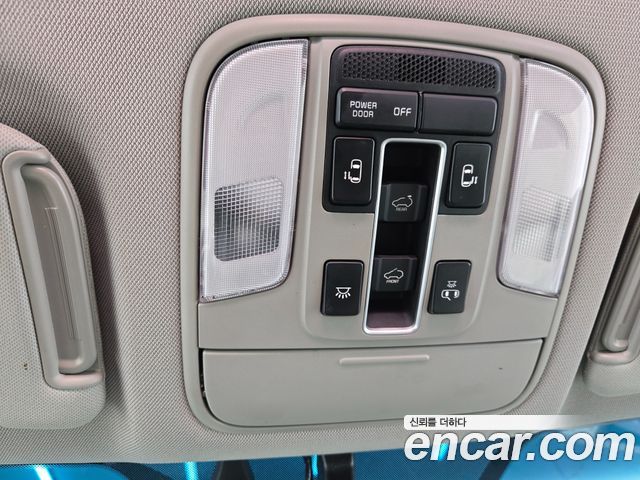 Kia Canival 2016 — photo 18