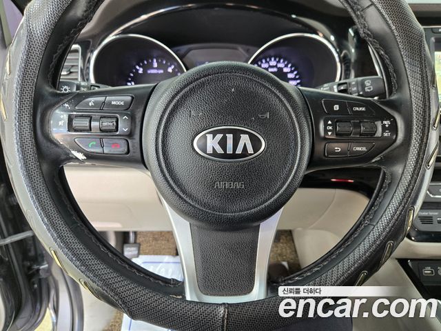 Kia Canival 2016 — photo 20