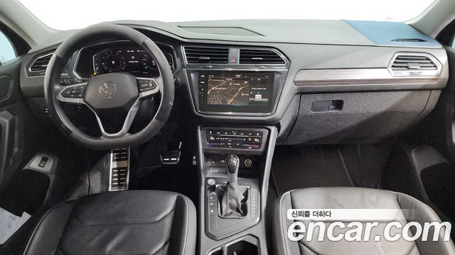 Volkswagen Tiguan 2023 — photo 7