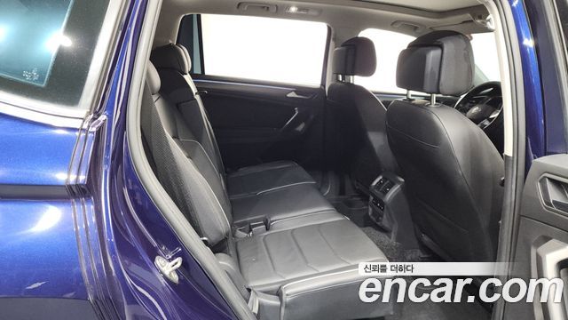 Volkswagen Tiguan 2023 — photo 12