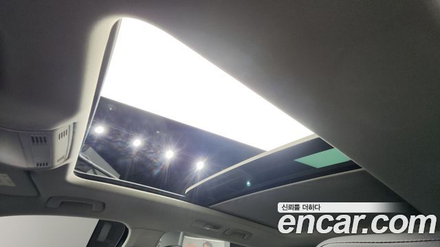 Volkswagen Tiguan 2023 — photo 18