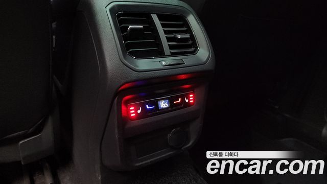 Volkswagen Tiguan 2023 — photo 19