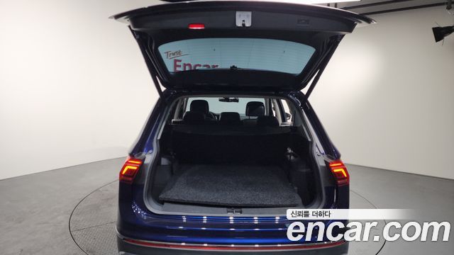 Volkswagen Tiguan 2023 — photo 20