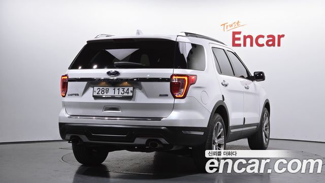 Ford Explorer 2018 — photo 2