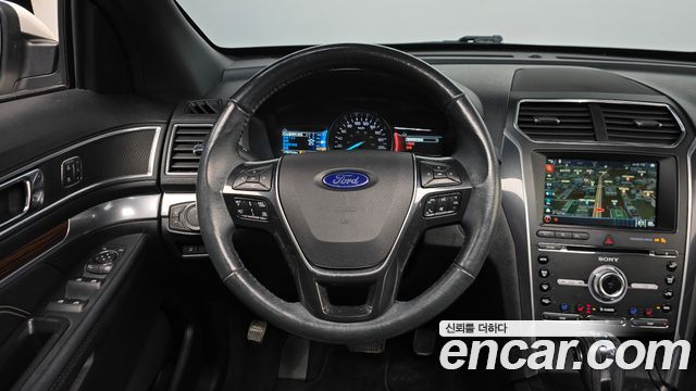 Ford Explorer 2018 — photo 13