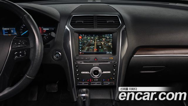 Ford Explorer 2018 — photo 15