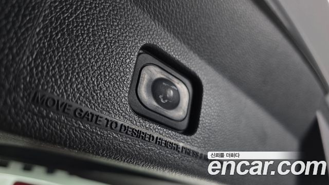Ford Explorer 2018 — photo 20