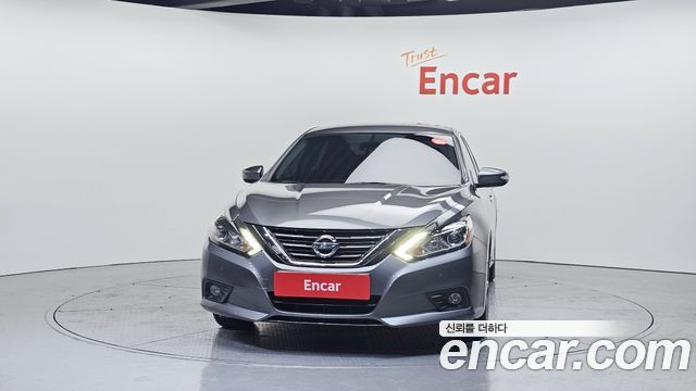 Nissan Altima 2018 — photo 3