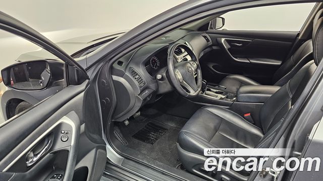 Nissan Altima 2018 — photo 10