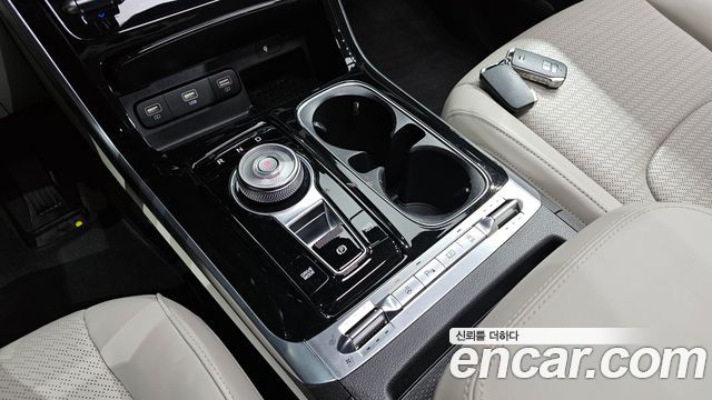 Kia Canival 2021 — photo 9