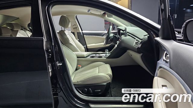 Genesis G70 2020 — photo 10