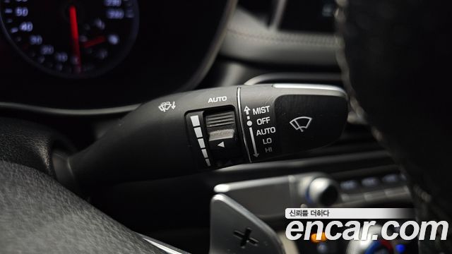 Genesis G70 2020 — photo 18