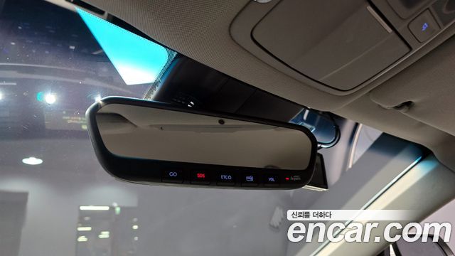 Genesis G80 2018 — photo 20