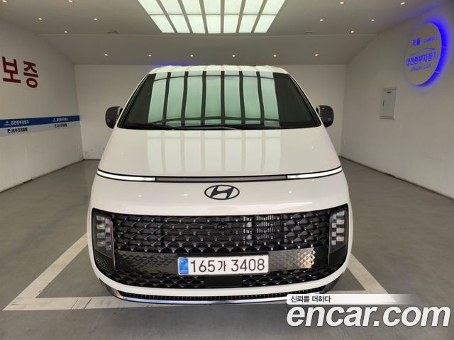 Hyundai Staria 2025 — photo 3