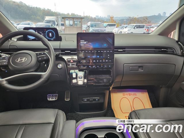 Hyundai Staria 2025 — photo 7