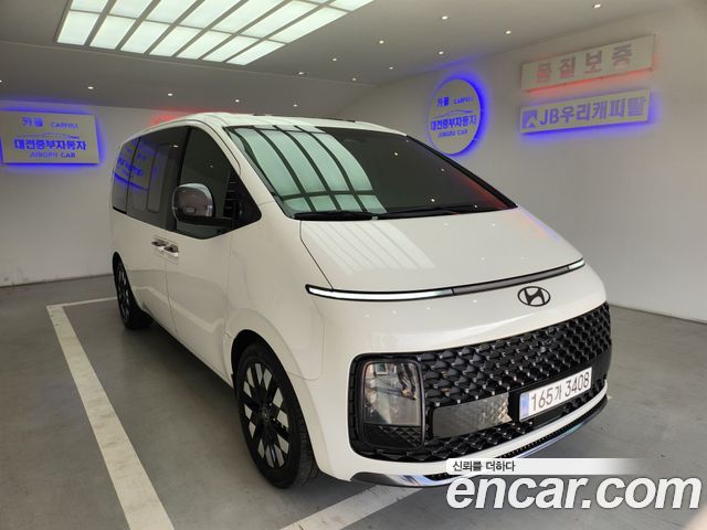 Hyundai Staria 2025 — photo 11