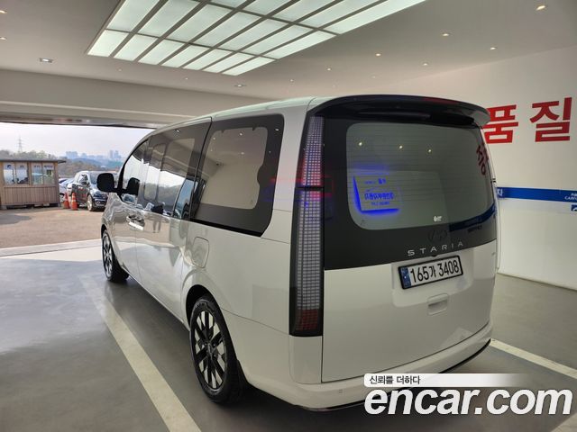 Hyundai Staria 2025 — photo 12