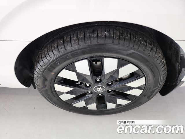 Hyundai Staria 2025 — photo 13