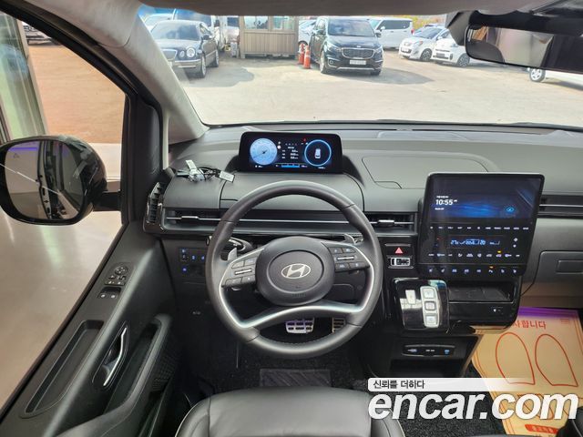 Hyundai Staria 2025 — photo 15