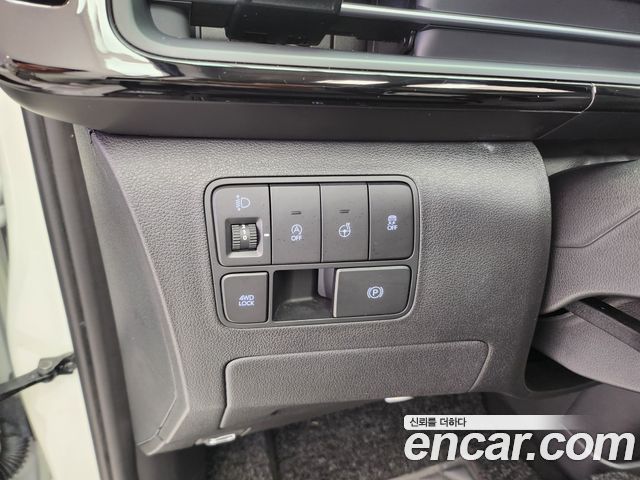 Hyundai Staria 2025 — photo 17