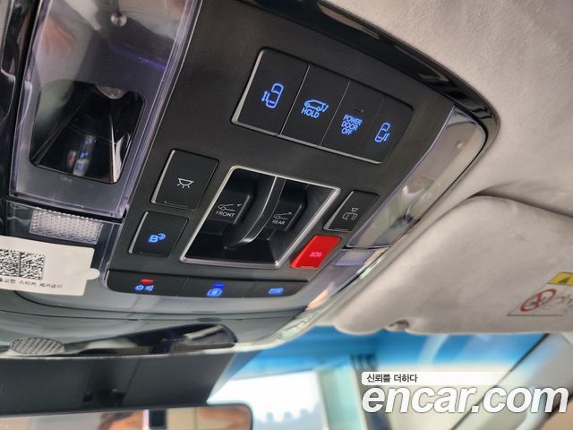Hyundai Staria 2025 — photo 18