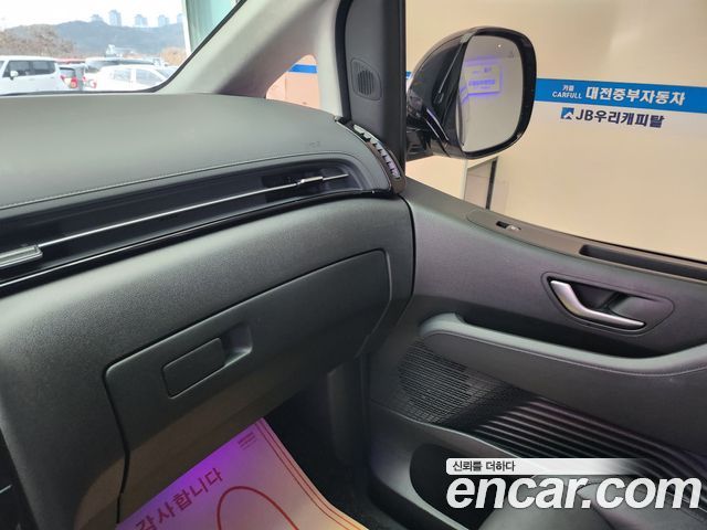 Hyundai Staria 2025 — photo 19