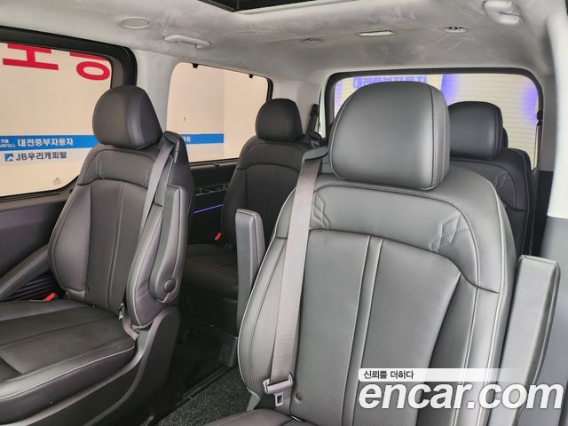 Hyundai Staria 2025 — photo 20
