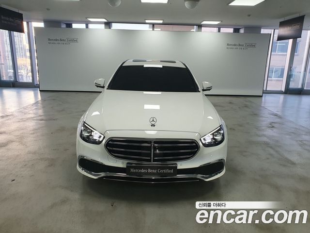 Mercedes-Benz E-Class 2023 — photo 3