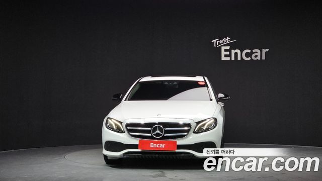 Mercedes-Benz E-Class 2017 — photo 3