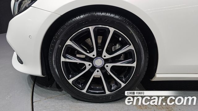 Mercedes-Benz E-Class 2017 — photo 5