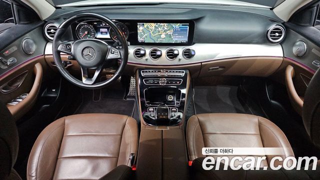 Mercedes-Benz E-Class 2017 — photo 7