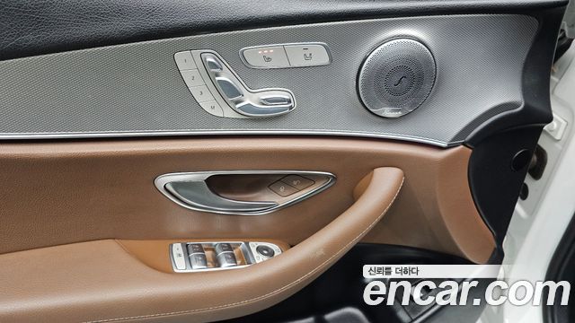 Mercedes-Benz E-Class 2017 — photo 17