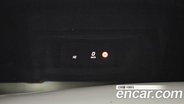 Mercedes-Benz E-Class 2017 — photo 18