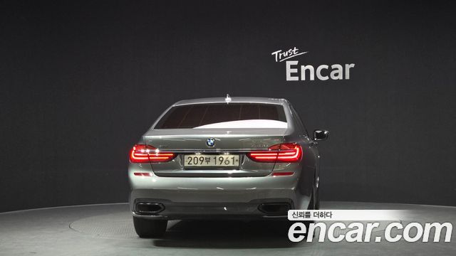 BMW 7-Series 2017 — photo 4