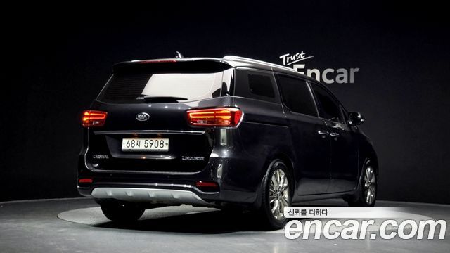 Kia Canival 2019 — photo 2