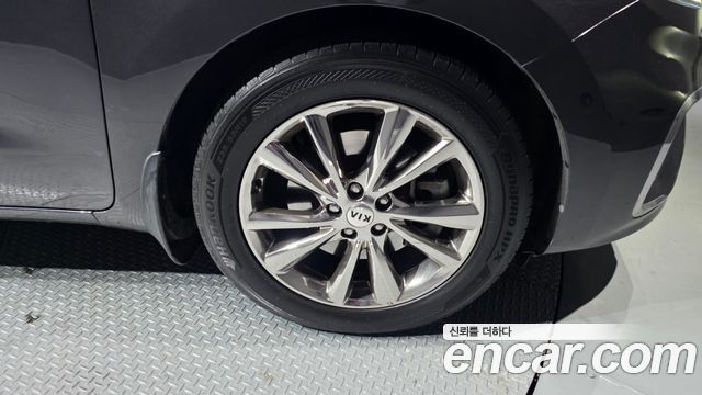 Kia Canival 2019 — photo 5