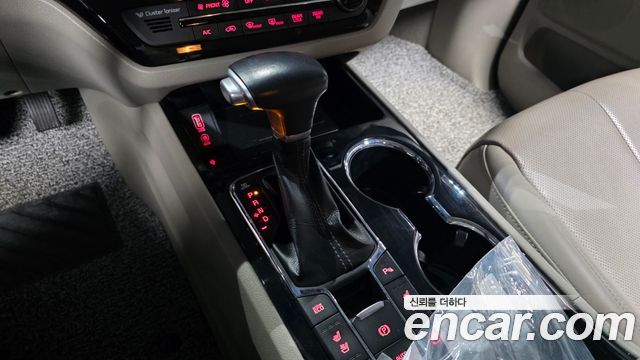 Kia Canival 2019 — photo 9